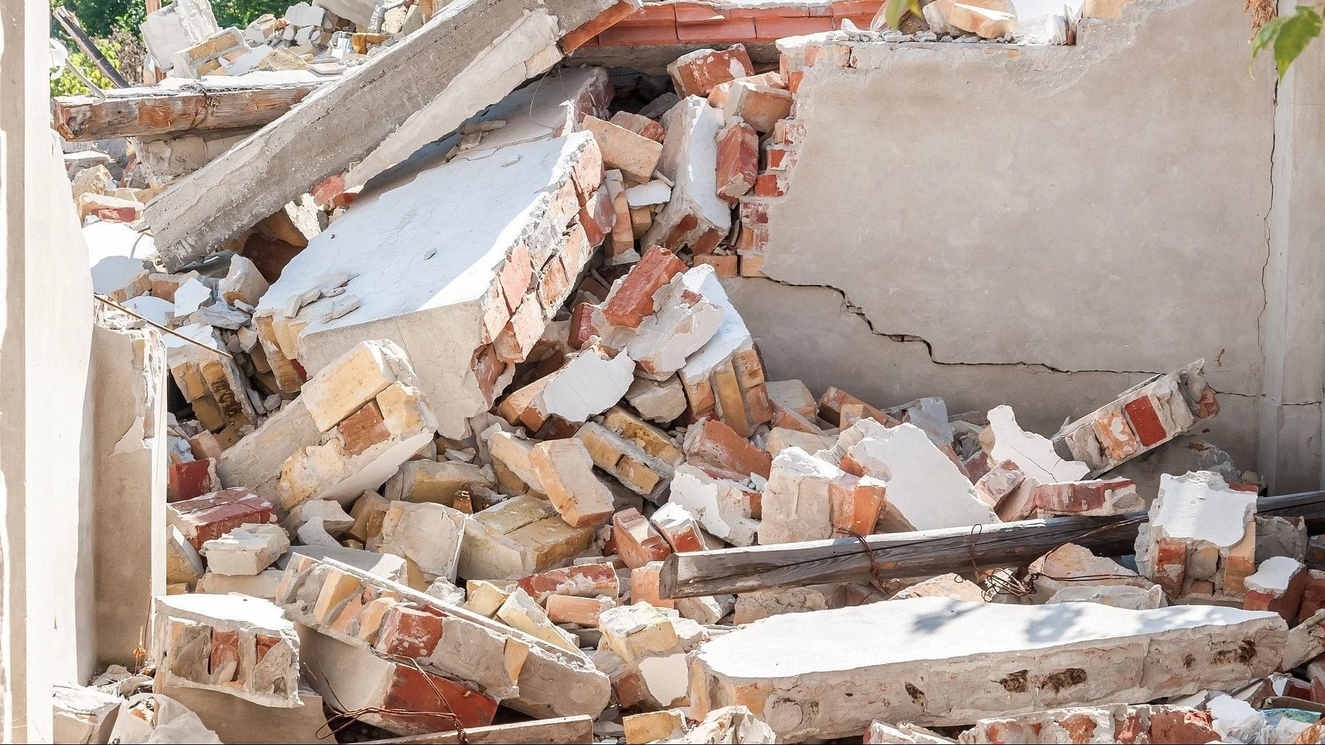 <div class="paragraphs"><p>Representative image of roof collapse.</p></div>